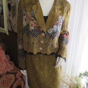 1980&#39;s/1990&#39;s Two-Piece Brownish Floral JACKET/SKIRT-SUIT By Cach&#39;e---Skirt Size 12/Jacket Size Large