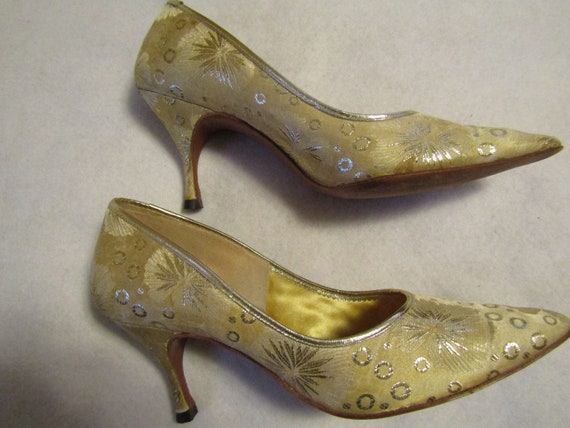 1960s' GOLD Abstract Matte Print PUMPS By Paul Sh… - image 1