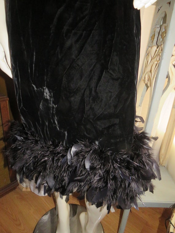 1950s' BLACK Velveteen Straight/Shift DRESS With … - image 6