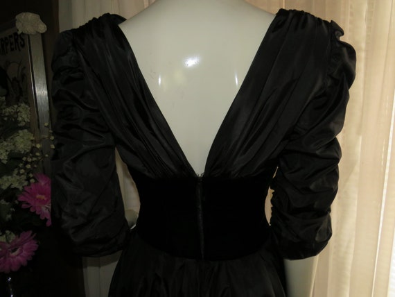 Vintage BLACK PUFFY Sleeve Big Skirt DRESS----No … - image 7