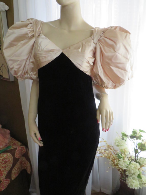 WOW!! Vintage Formal Black/Beige BILLOWY Sleeve D… - image 3