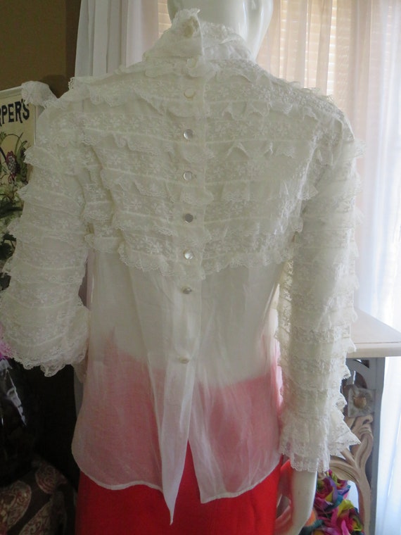 1950s' Off-WHITE Lace RUFFLED BLOUSE-----No Label… - image 5