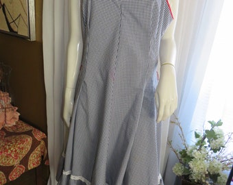 Vestido a cuadros azul y blanco sin mangas de los años 70/80 de Julie Miller de California --- Talla 14