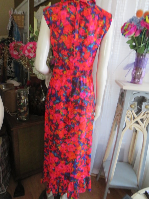 1960s'/1970s' Sleeveless BRIGHT FLORAL A-line Ank… - image 6