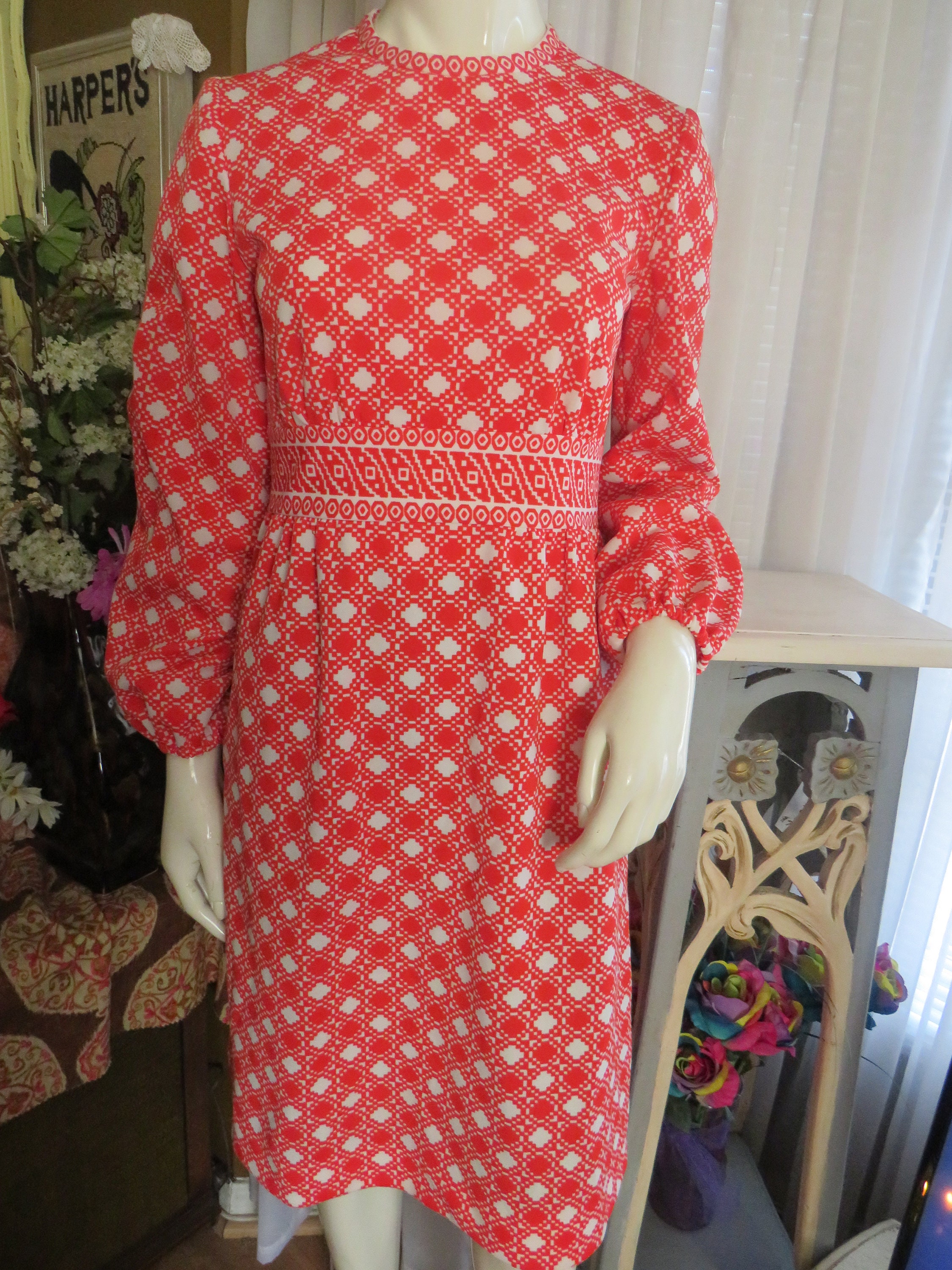 1960s' Long Sleeve RED/WHITE Abstract A 