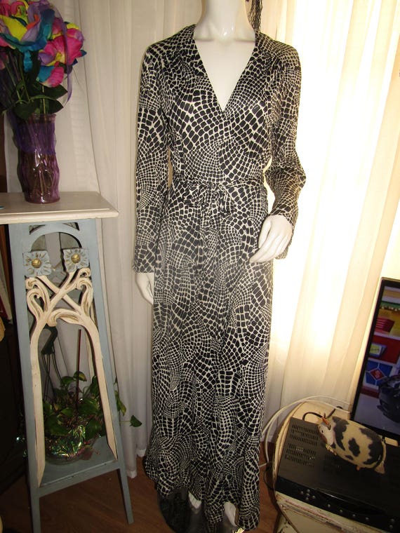 Vintage Ladies Size Medium Black/White WRAP DRESS… - image 1