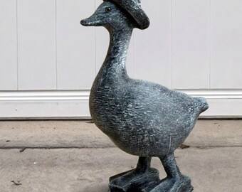 Stone Duck with Hat Figurine Concrete Bird Sculpture Outdoor Garden Decor Farmhouse Lawn Ornament Whimsical Patio Accent Gift Idea