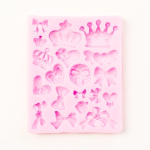 19 Princess Molds - 1 Tray - Great for Cabochons - Candy - DIY Projects - Soaps - Etc. - Jewelry Making Supplies - Ships IMMEDIATELY - M07