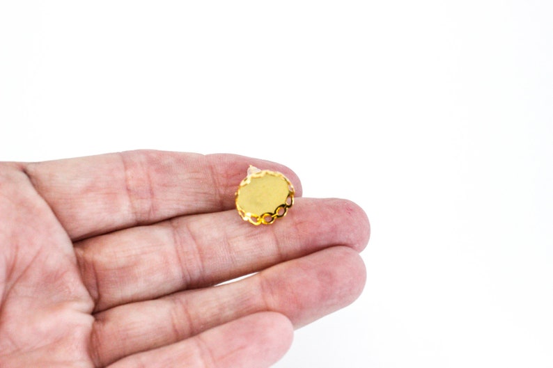 Holds 12mm Cabochons FREE Backs Scalloped Crowns Gold Earring Trays 50-100 Pieces EF390 10-20 Ships IMMEDIATELY