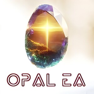 Puede incluir: Una gema iridiscente en forma de huevo con una luz en forma de cruz que emana desde el interior. La gema tiene una superficie facetada con tonos morados y azules. El texto "OPAL EA" se muestra en una fuente estilizada y delineada debajo.