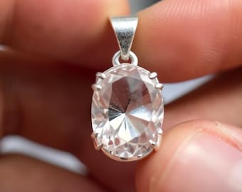 Elegante weiße Saphir-Halskette 20-25 Ct, ovaler Sterlingsilber-Anhänger, Brautschmuck, Schmuck im April, Geschenk zum Jahrestag