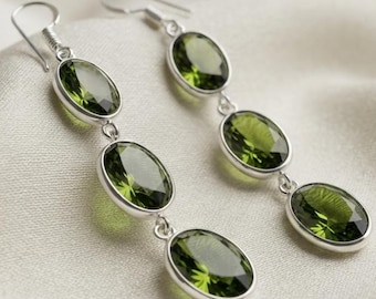 Pendientes largos de plata con peridoto verde, pendientes colgantes ovalados, joyería de piedras preciosas naturales para mujer, regalo de piedra natal de agosto, joyería para el día a día.