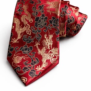 Gravata com estampa de dragão vermelho | Gravata de luxo para homens e mulheres | Gravata chique para casamento | Acessório vintage elegante imagem 3