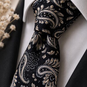 Black Paisley Tie for Men & Women – Navy Blue - Beige Floral Necktie – Vintage Jacquard Wedding Tie – Elegant Unisex Gift – Formal Business
