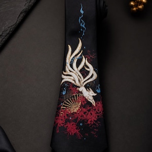 Cravatta con volpe Kitsune ricamata – Cravatta con volpe giapponese – Cravatta anime nera e oro – Cravatta unisex unica