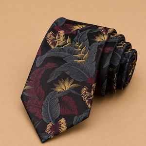 Black Burgundy Gold Floral Tie , Charcoal Gray Botanical Necktie, Elegant Wedding Tie, Formal Business Tie, Groom Gift translation