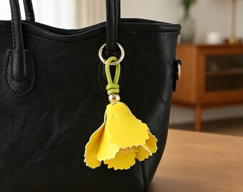 Handgefertigte Leder Nelke Blume Taschenanhänger, Floral Schlüsselbund Anhänger, niedliches Geldbörse Zubehör, besonderes Geschenk für Mama
