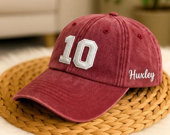 パーソナライズされたスポーツナンバーハット、カスタム刺繍入り選手ジャージキャップ、ヴィンテージバーシティチーム名入りハット、野球好きのお母さんへのギフト、お父さんへの試合日のギフト
