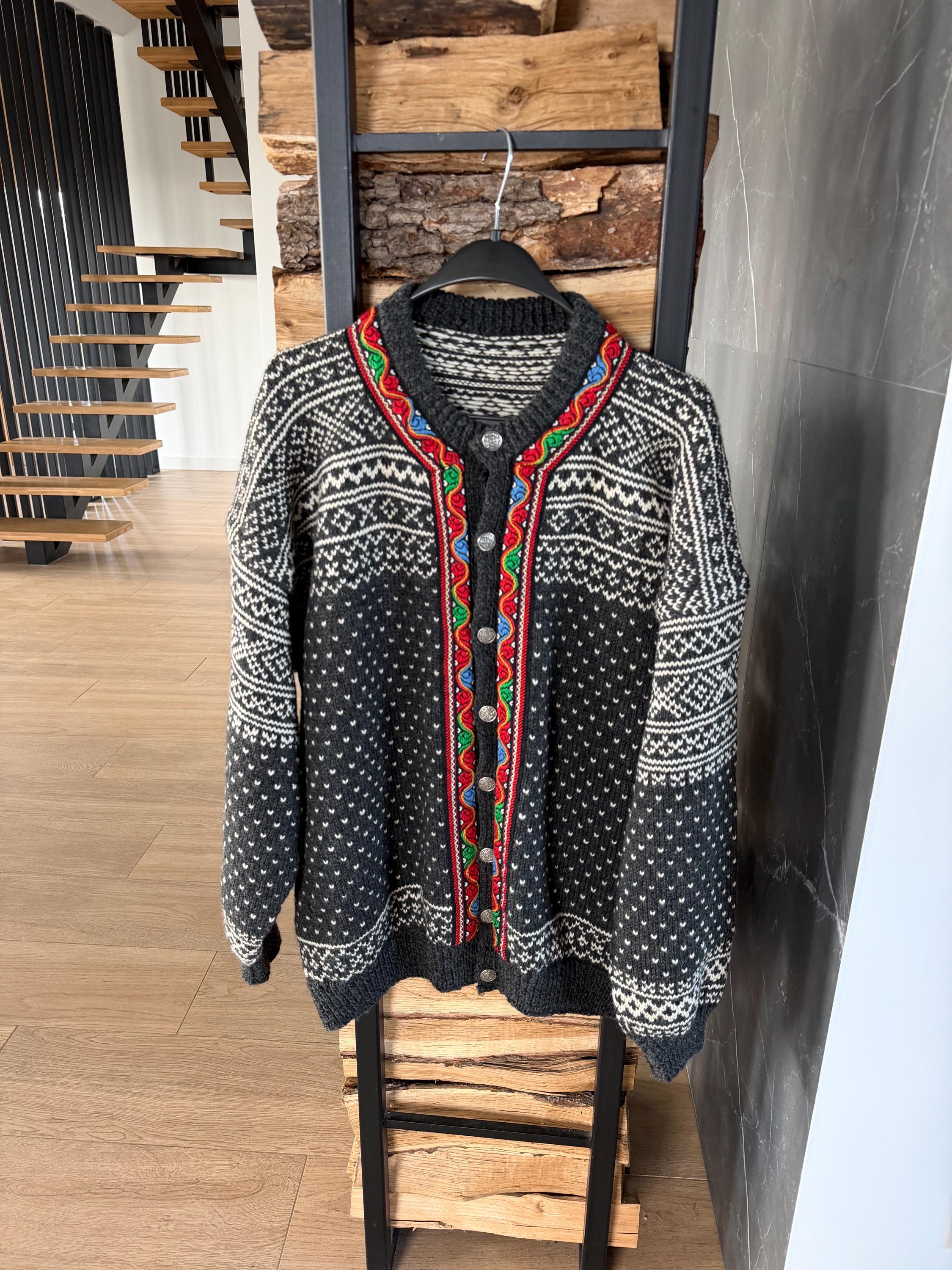 新品 日本定価9万程 DALE of Norway ダーレ GORE-TEX社 WIND STOPPER 