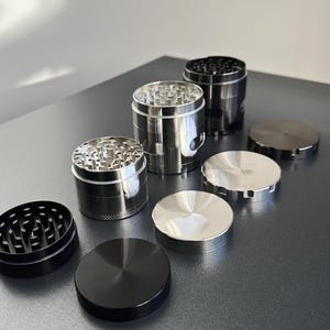 Große 4 Teilige Gewürzmühle mit Vorratsglas - Gewürzmühle aus Metall