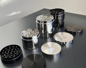 Grande tritaerbe a 4 pezzi con barattolo contenitore – Trita spezie in metallo, trita tabacco