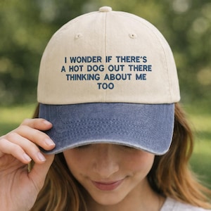 Divertente cappellino ricamato con hot dog, "Mi chiedo se anche tu stia pensando a me papà", cappellino da baseball unisex con umorismo, cappellino vintage per amanti degli hot dog, regalo per ragazze buongustaie