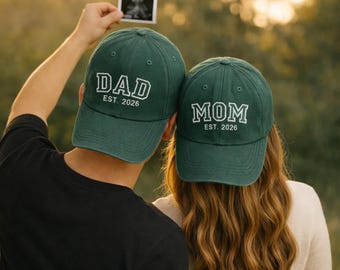 Gorra personalizada bordada "Mamá y Papá EST 2026", gorra para anunciar el embarazo, regalo para anunciar el nacimiento del bebé, gorra de béisbol para padres primerizos, regalo del Día del Padre.