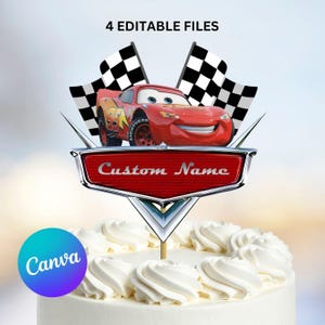 Peut inclure: Une décoration de gâteau représentant une voiture de course rouge avec le numéro 95, deux drapeaux à damier et un emblème en forme de bouclier rouge métallique avec le texte Custom Name sur un gâteau blanc avec un logo Canva.