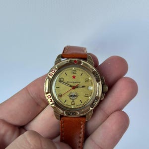 ZELDZAAM Sovjet Vostok Komandirskie Signal Corps-horloge | USSR militair communicatiehorloge | 2414A Mechanisch | Gouden wijzerplaat