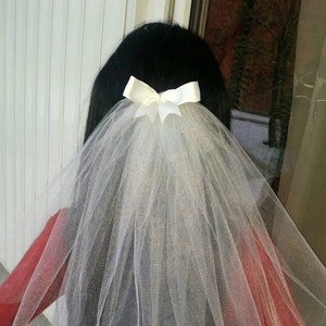 Bachelorette party Veil 2-tier white with bow, bow veil, middle length. Bridal shower veil, bachelorette veil, wedding veil, hen party veil