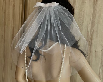 White short Bachelorette party Veil 2-tier with bow. Bride veil, bachelorette veil, hen party veil, wedding, bridal veil, bride to be veil