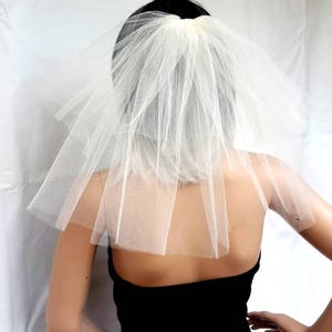 Bachelorette party Veil 2-tier IVORY/WHITE, short length. Short bride veil for bachelorette, bachelorette veil, wedding, bridal veil image 2