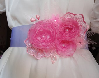 Flower sash belt / brooch in pink / rose. Wedding bridal accessory. Flower girl belt. Bachelorette party.