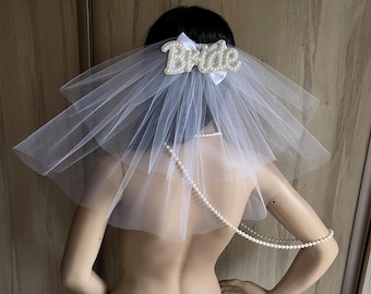 Kurzer bachelorette Schleier mit Schleife und Strass-Braut Brautschleier für bachelorette Minimalistischer Schleier Junggesellinnenabschied Brautschleier