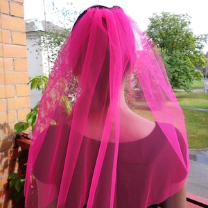 Bachelorette party 1-tier Veil hot pink , short length. Bridal shower veil, bachelorette veil, hen party veil, bride to be veil, idea, gift