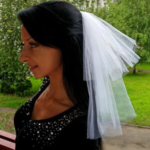 Bachelorette party Veil 2-tier IVORY/WHITE, short length. Short bride veil for bachelorette, bachelorette veil, wedding, bridal veil image 3