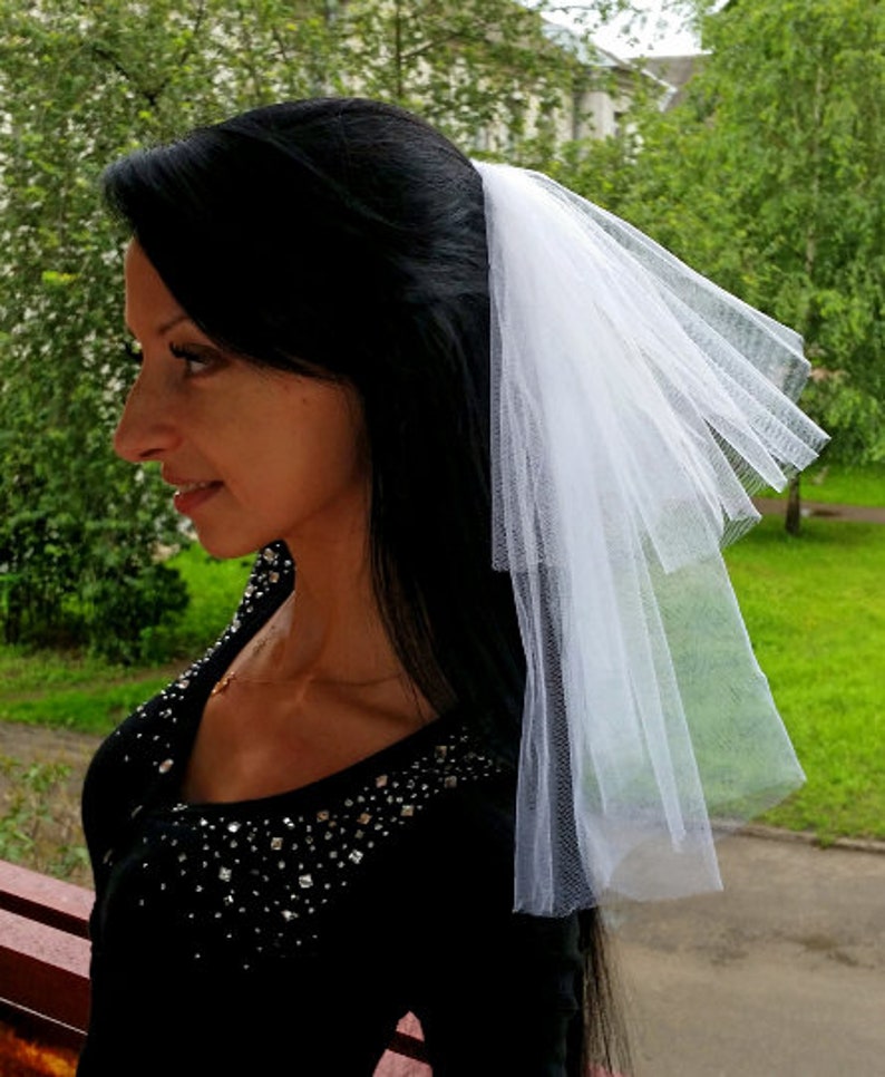 Bachelorette party Veil 2-tier IVORY/WHITE, short length. Short bride veil for bachelorette, bachelorette veil, wedding, bridal veil image 3