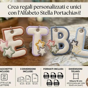 Puede incluir: Llaveros bordados que deletrean las letras E, T, B y L. Cada letra es de un color diferente, con detalles de estrellas. El texto en la parte superior dice: "¡Crea regalos personalizados y únicos con el Alfabeto Stella Keychain!"