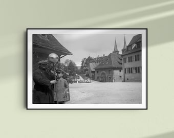 Am Schottenkloster in Würzburg ca. 1930, historische Schwarz-Weiß Fotografie als Poster in verschiedenen Größen