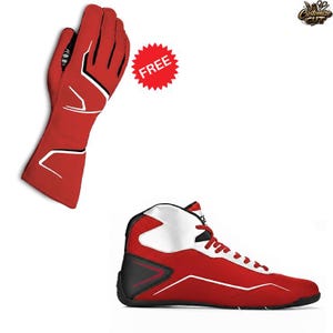 Peut inclure: Gants de course rouges et chaussure de course montante. Les gants ont des accents blancs et noirs. La chaussure est rouge avec des détails blancs et noirs. Une étoile rouge avec le mot "FREE" est également dans l'image.