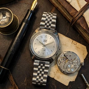 Vintage HMT Kohinoor Uhr: Silbernes Ziffernblatt, Hindi Ziffern, mechanische Armbanduhr