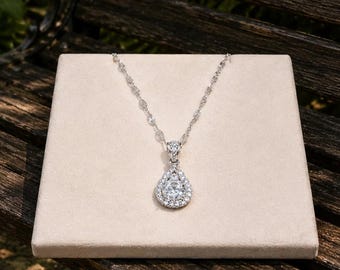 Funkelnde Kristallhalskette - Eleganter Wassertropfenanhänger, brillanter Statementschmuck, Brautschmuck, Geschenk für Sie