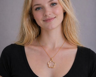 Gold Flower-Frame Pendant Necklace | Customizable Glass Centerpiece | Elegant Gift for Her or Yourself