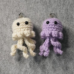 Llavero de medusa de ganchillo sin costuras / Tutorial de llavero de medusa amigurumi en PDF y guía parcial en vídeo
