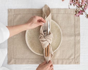 Set di 4 tovagliette in lino beige – 35,5 x 45,7 cm, 100% ecocompatibili.