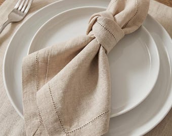 Set di tovaglioli in lino beige – Misure personalizzate, 100% lino europeo, perfetti per matrimoni, festività e per la tavola di tutti i giorni.