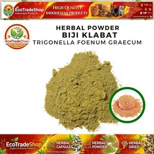 Pode incluir: Um monte de pó de ervas verde-oliva claro rotulado como Biji Klabat e Trigonella Foenum Graecum. Um detalhe circular mostra uma pequena tigela de madeira cheia de sementes de feno-grego marrom-claras. A marca EcoTradeShop aparece no topo.