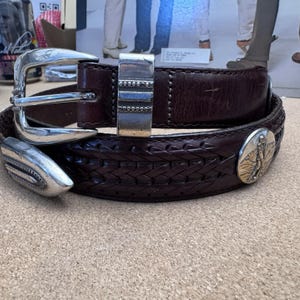 ONYX by Brighton 1998 Belt Brown Leather Golfer Conchos Men's Size 32 11507 image 1