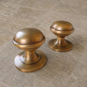 Antique Brass Door Knob – Minimalist Vintage Style – Hardware Included