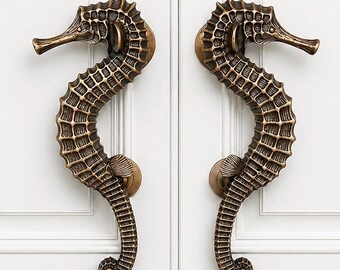Tirador de puerta con forma de caballito de mar, latón antiguo – 30 cm (11,81 pulgadas) – Tirador único de estilo náutico costero